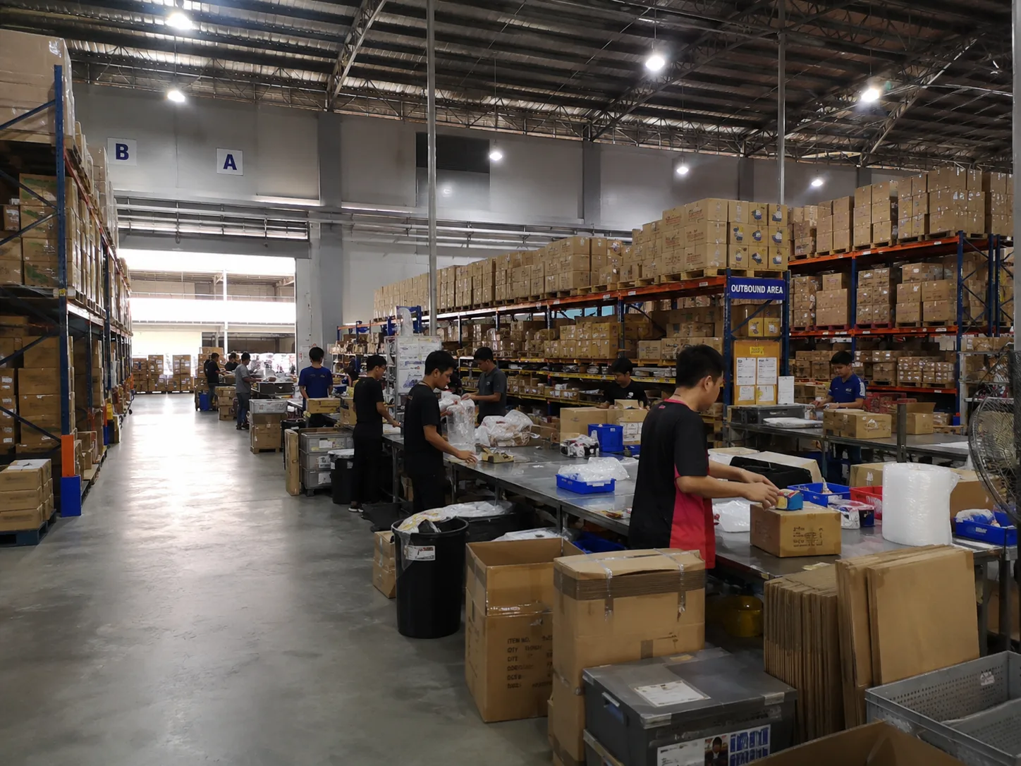 飞兔云仓马来西亚仓升级：日均打包 8000 单，准确率 99.8%+